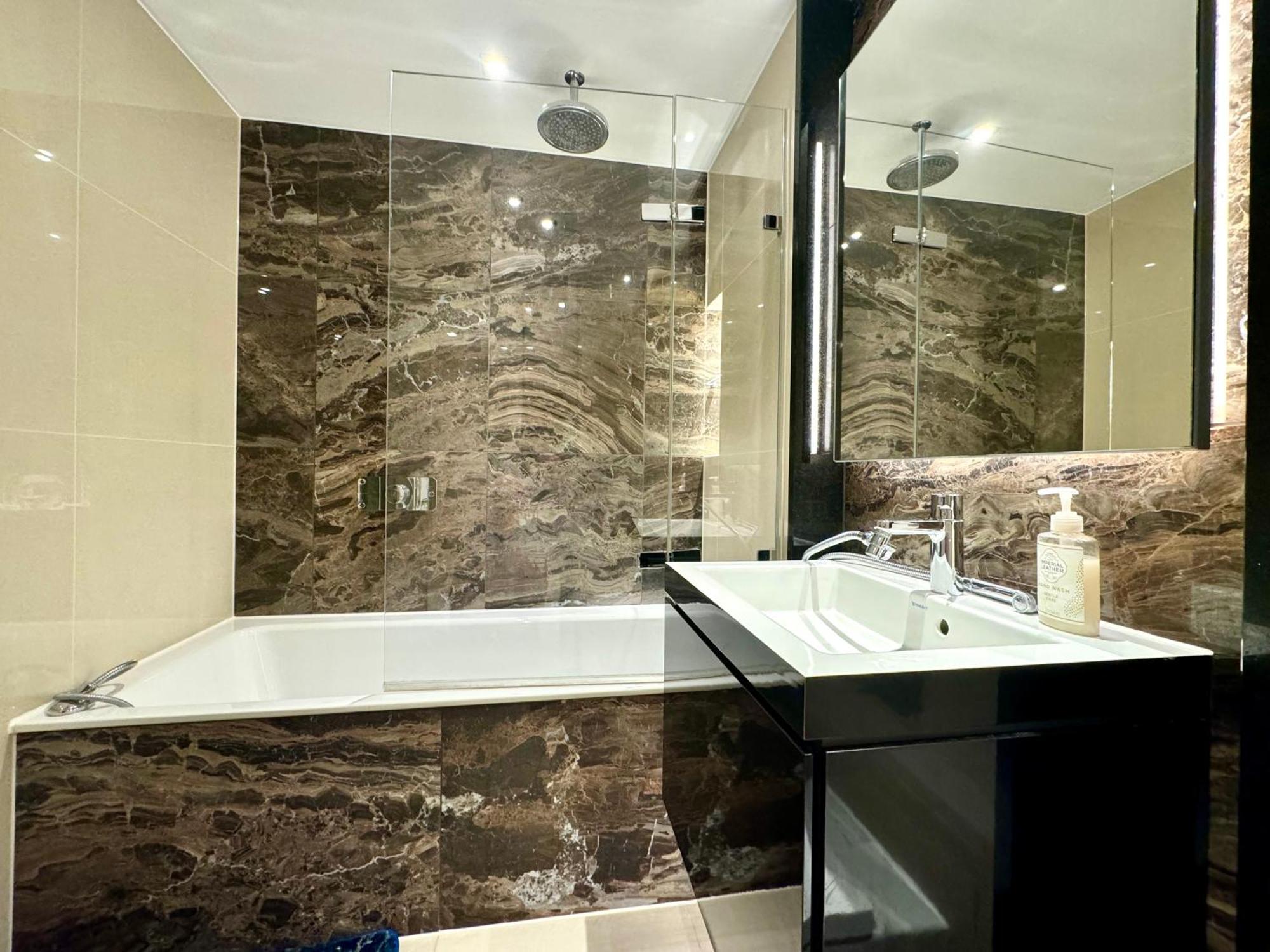 2 Bedroom Luxury Edgware Road By Wild Apartment London