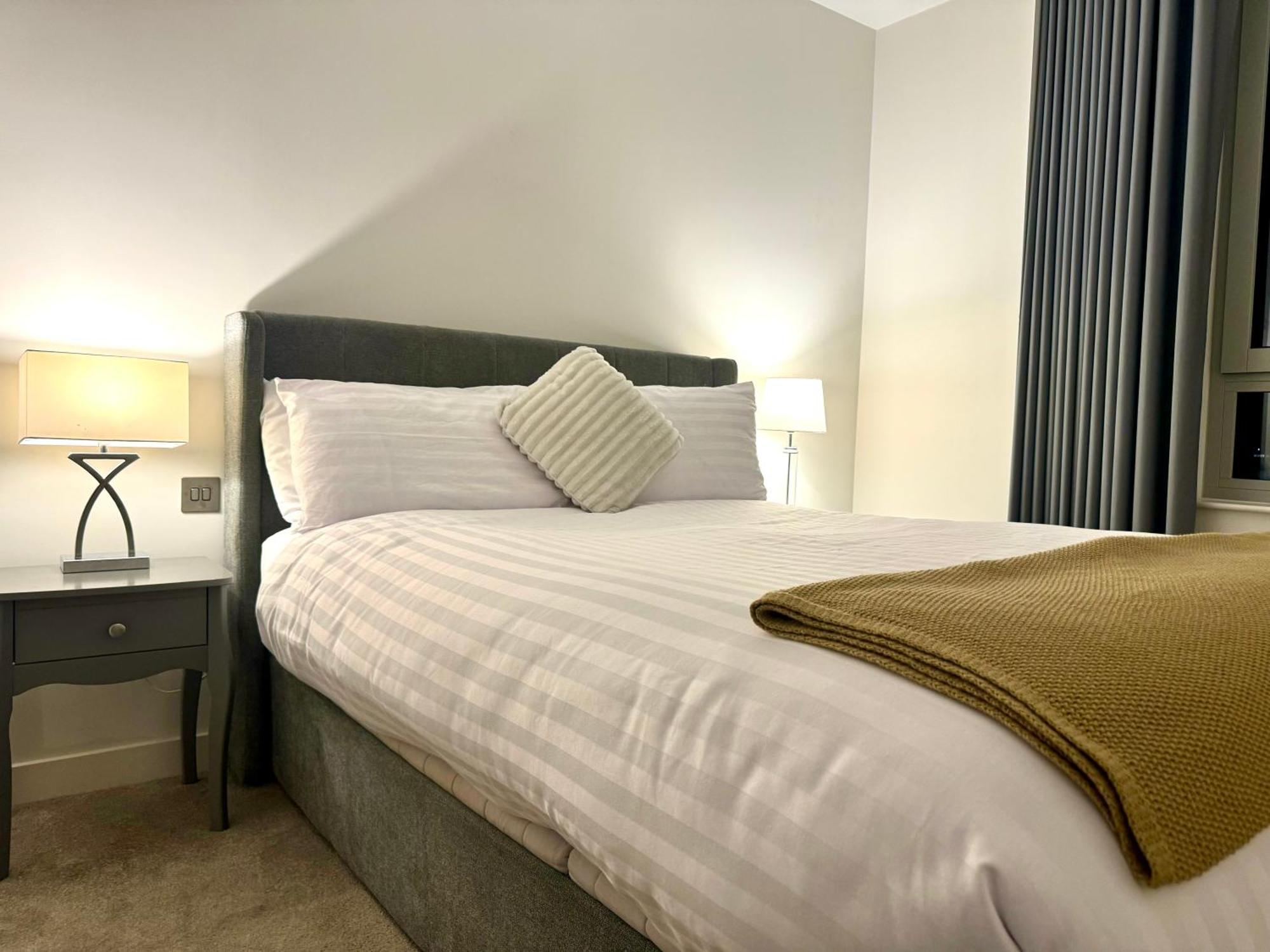 2 Bedroom Luxury Edgware Road By Wild Apartment