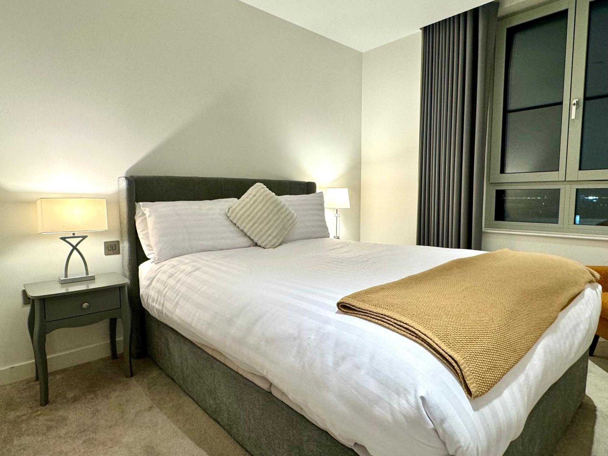 2 Bedroom Luxury Edgware Road By Wild Apartment